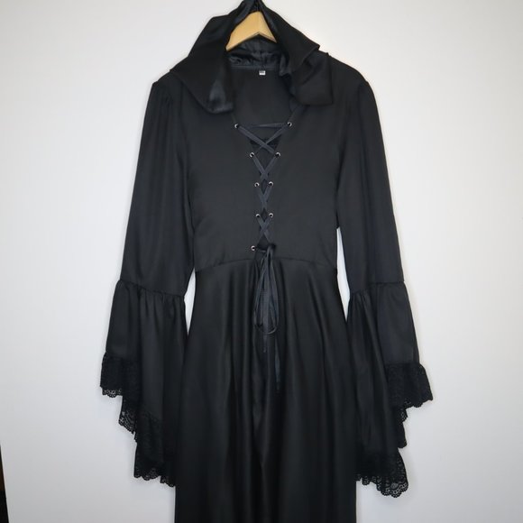 Dresses & Skirts - 3XL Lace Witch Costume with hood
